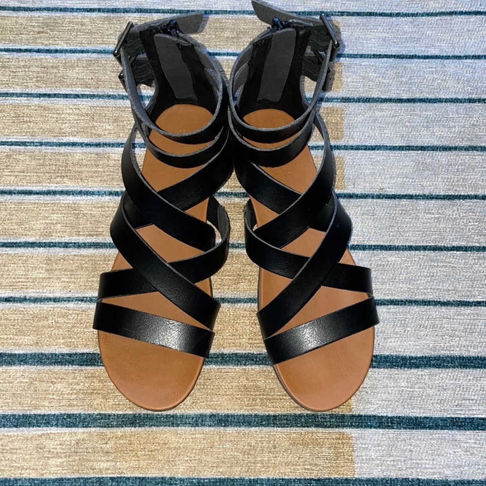 Black strapy sandals